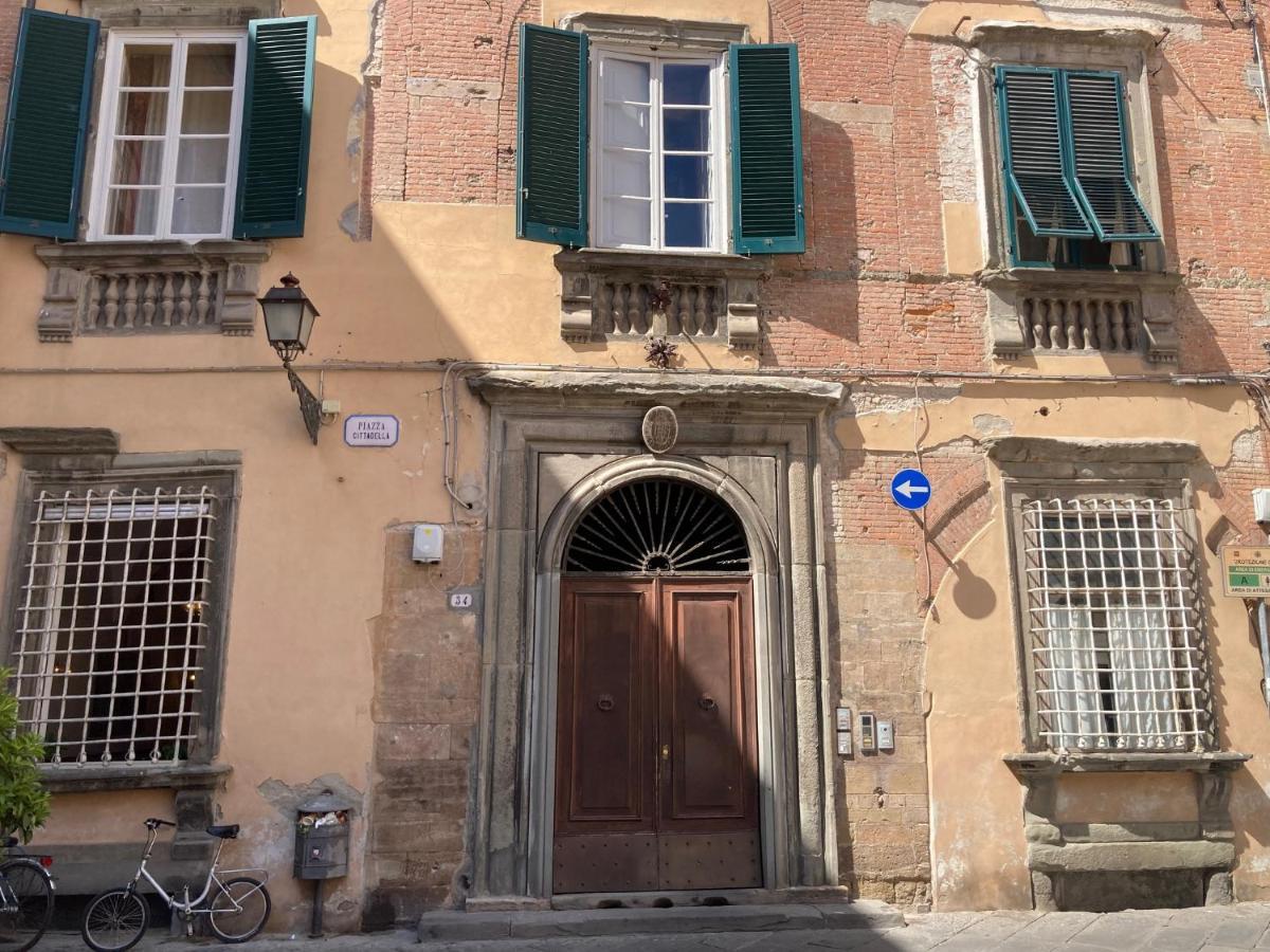Puccini'S Home, Elegant Apartment In Piazza Puccini Lucca Exterior foto